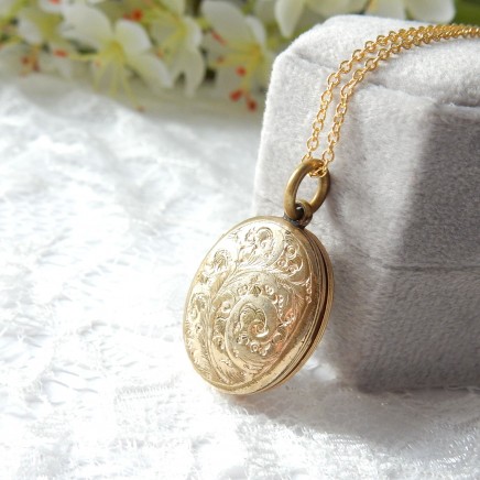 Photo of Antique Edwardian Rolled Gold Locket Necklace Personal Keepsake Photo Locket