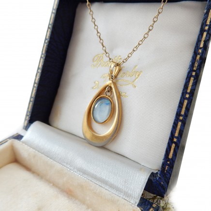 Photo of Vintage 14Carat Rolled Gold Opal Pendant Necklace & Chain