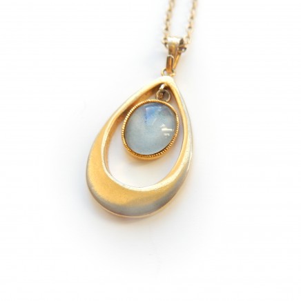 Photo of Vintage 14Carat Rolled Gold Opal Pendant Necklace & Chain