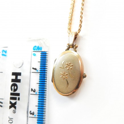 Photo of Vintage 14ct Rolled Gold Rectangle Locket Necklace Photo Pendant K L