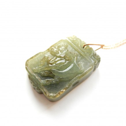 Photo of Vintage 9 Carat Gold Carved Jade Hardstone Pendant Necklace Carved Chinese Ox