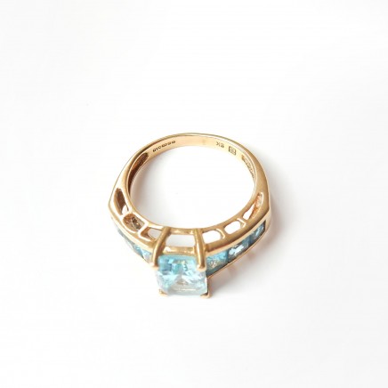 Photo of Vintage 9k Gold Blue Topaz Ring Size 6 November Birthstone