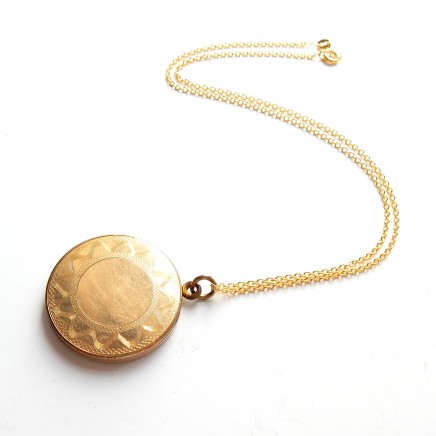 Photo of Vintage Antique Rolled Gold Circle Locket Necklace