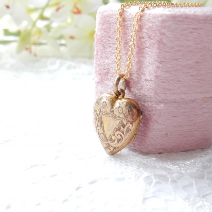 Photo of Vintage Dainty Rolled Gold Heart Locket Necklace Keepsake Photo Locket