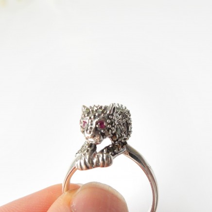 Photo of Vintage Emerald Ruby Sapphire Leopard Cat Ring Sterling Silver US Size 7 1/4
