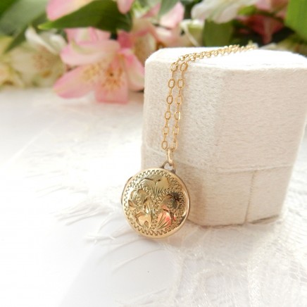 Photo of Vintage Rolled Gold Circle Locket Delicate Gold Necklace
