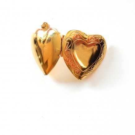 Photo of Vintage Rolled Gold Heart Locket
