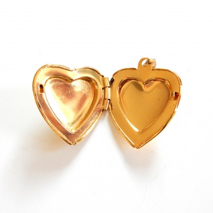 Photo of Vintage Rolled Gold Heart Locket