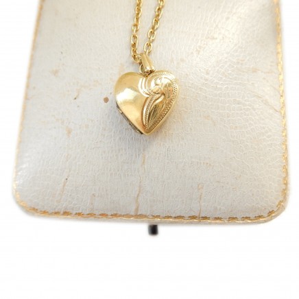 Photo of Vintage Rolled Gold Heart Locket Necklace & Chain