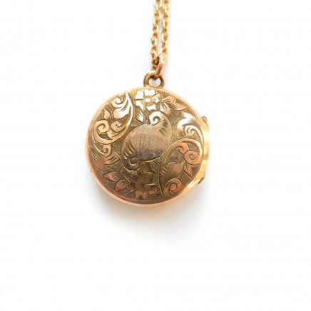 Photo of Vintage Rolled Gold Locket Necklace & Chain