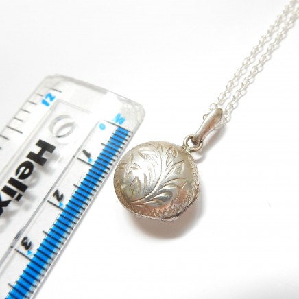Photo of Vintage Sterling Silver Circle Locket Dainty Silver Necklace