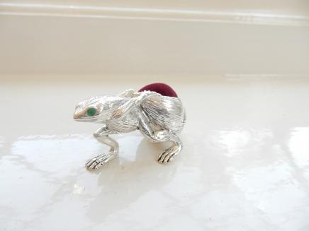 Photo of Silver-plated Jade Frog Pin Cushion