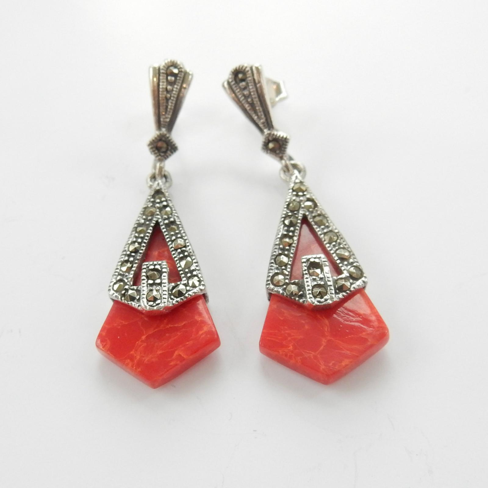 Art Deco coral and enamel long earrings, circa 1920. Jewellery & Gemstones  - Earrings - Auctionet