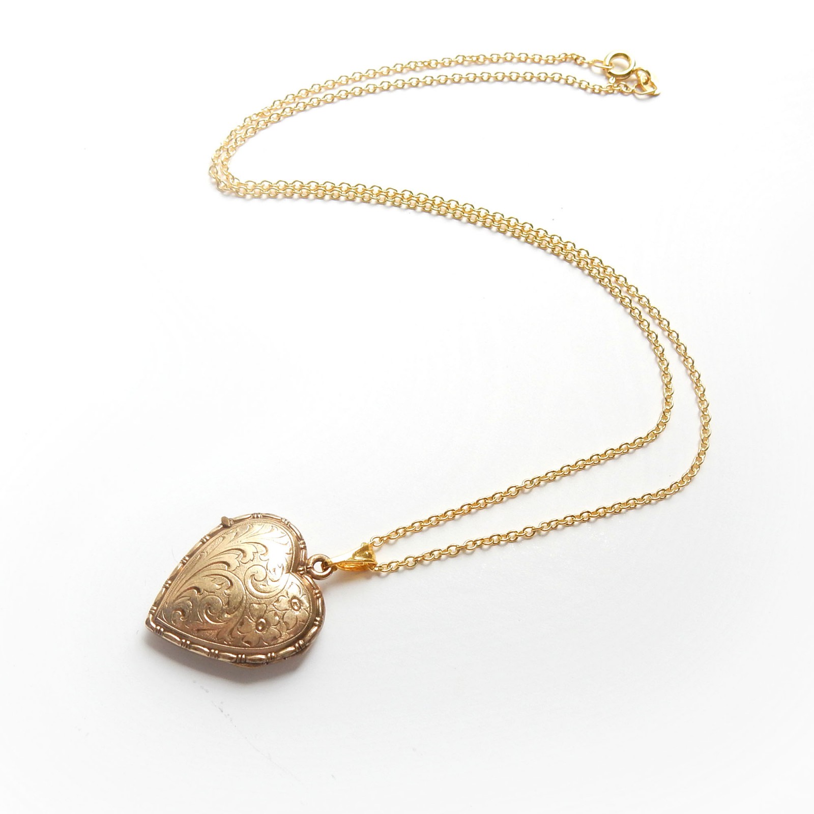 Photo of Vintage Rolled Gold Heart Locket Necklace Romantic Jewelery