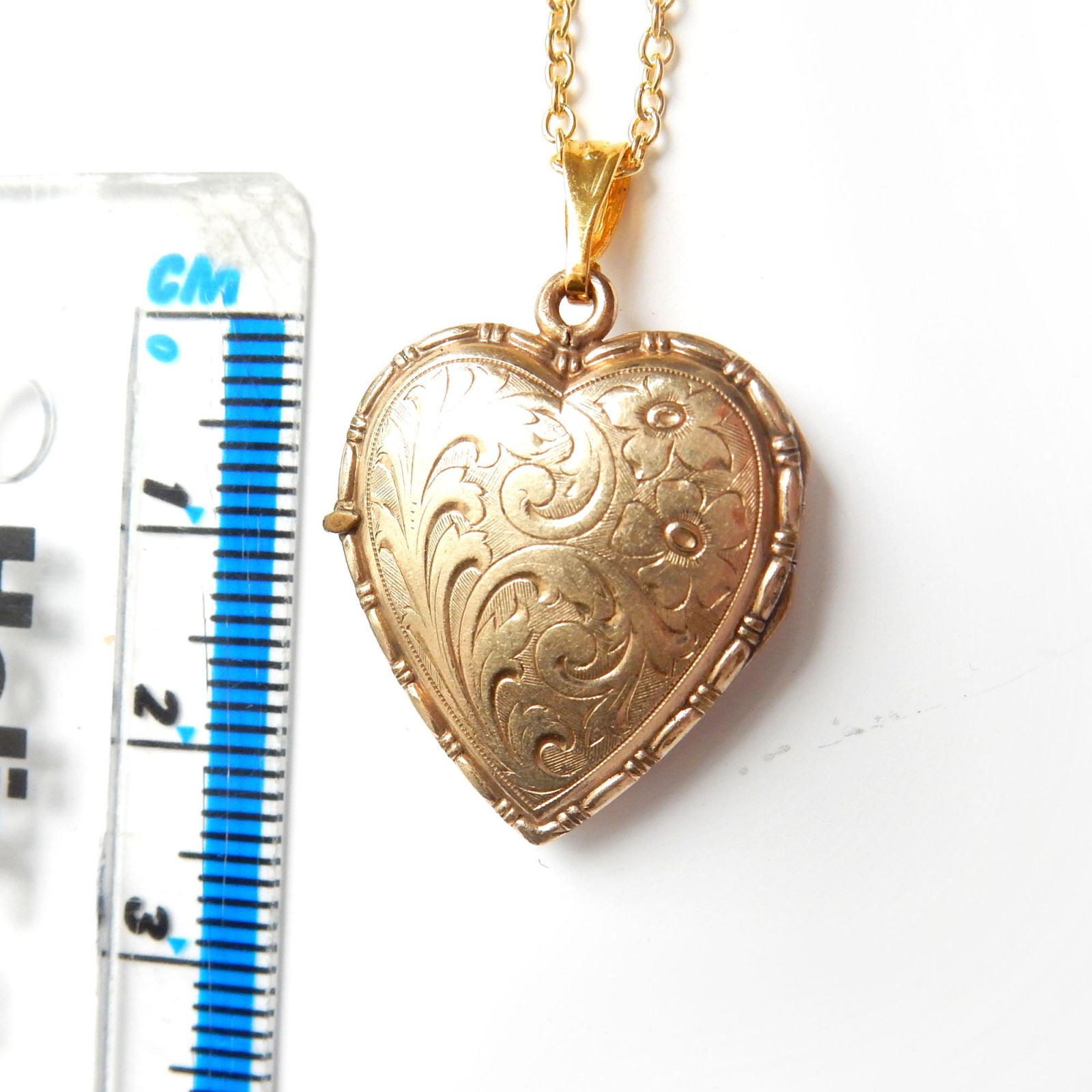 Photo of Vintage Rolled Gold Heart Locket Necklace Romantic Jewelery