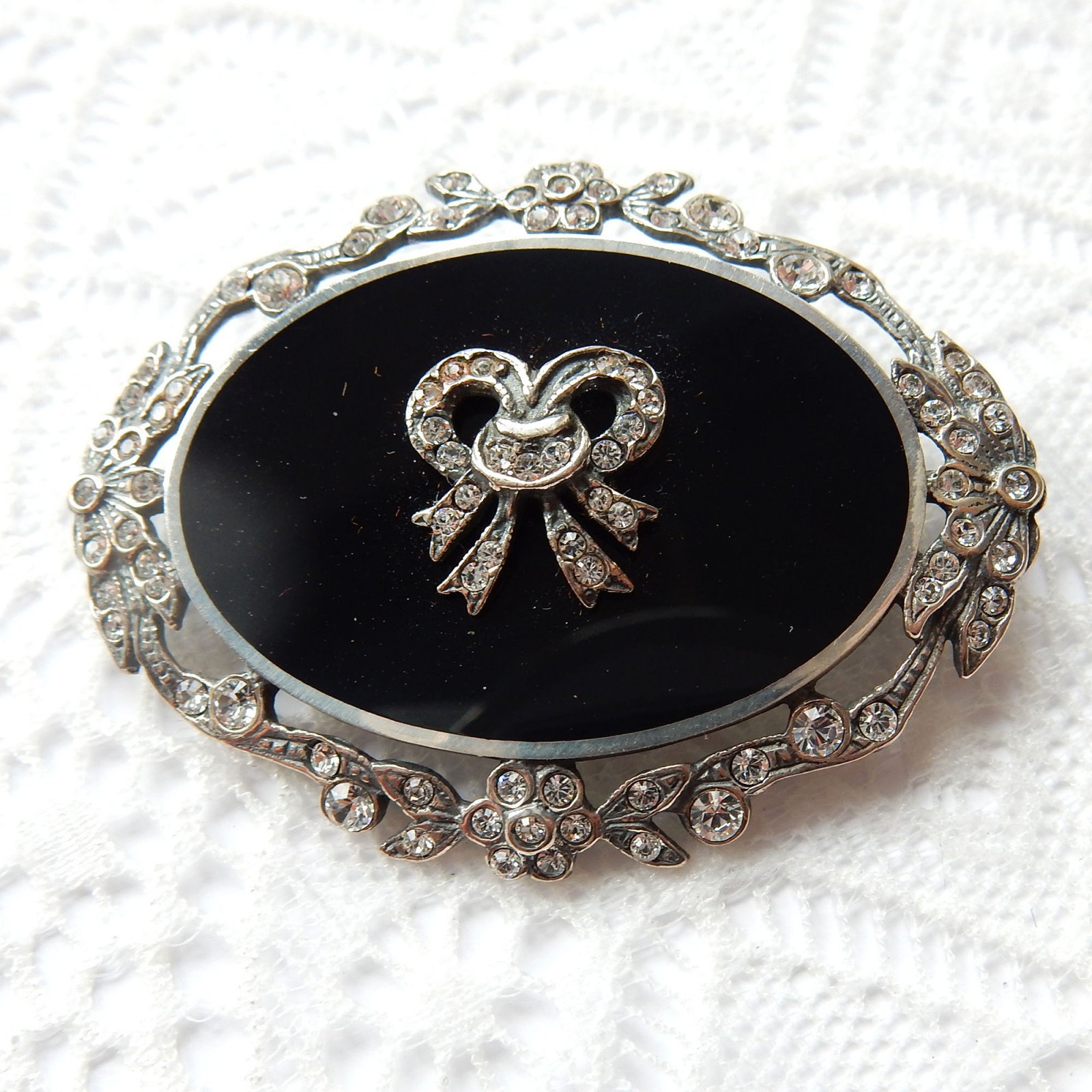 Photo of Vintage Sterling Silver Enamel Cubic Zirconia Ribbon Bow Brooch Pin Belle Epoque