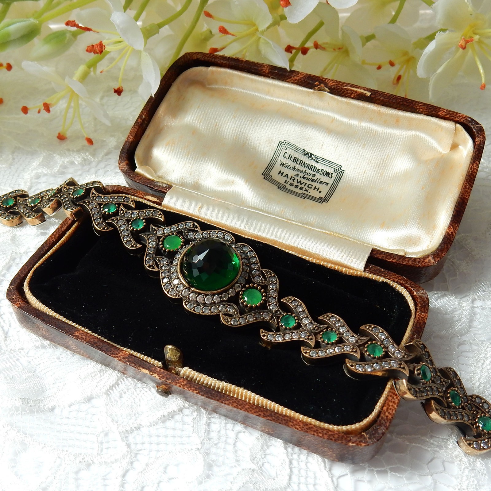 Emerald Green Crystal Cube Chain Bracelet – YUMI JEWELRY + PLANTS